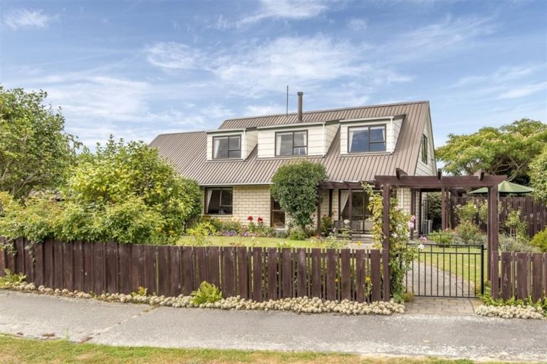 Photo of property in 47 Dunbarton Street, Redwood, Christchurch, 8051