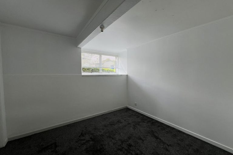 Photo of property in 13 Hellyers Street, Birkdale, Auckland, 0626