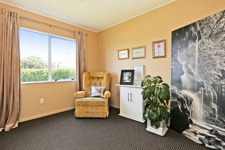 Photo of property in 8a Tukes Place, Greenmeadows, Napier, 4112