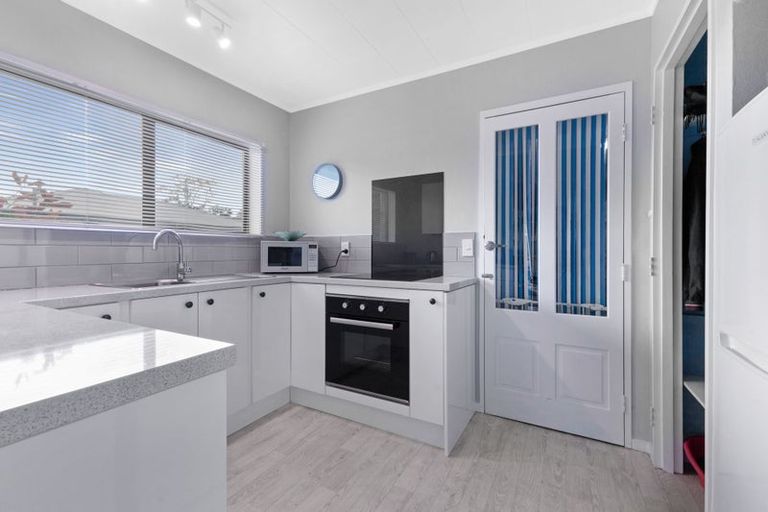 Photo of property in 2/14 Burns Street, Westown, New Plymouth, 4310