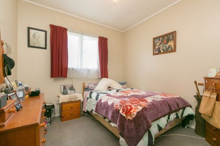 Photo of property in 30 Blake Street, Waitara, 4320