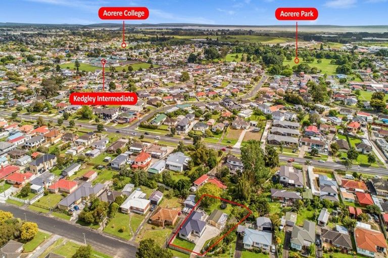 Photo of property in 34 Hallberry Road, Mangere East, Auckland, 2024