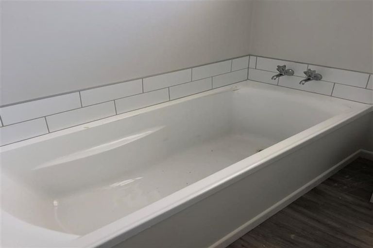 Photo of property in 28 Halver Road, Hillpark, Auckland, 2102