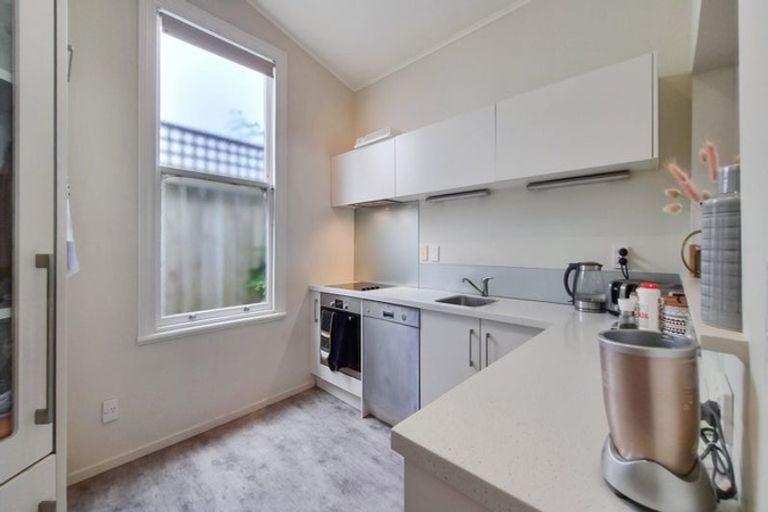 Photo of property in 16 Lawrence Street, Newtown, Wellington, 6021