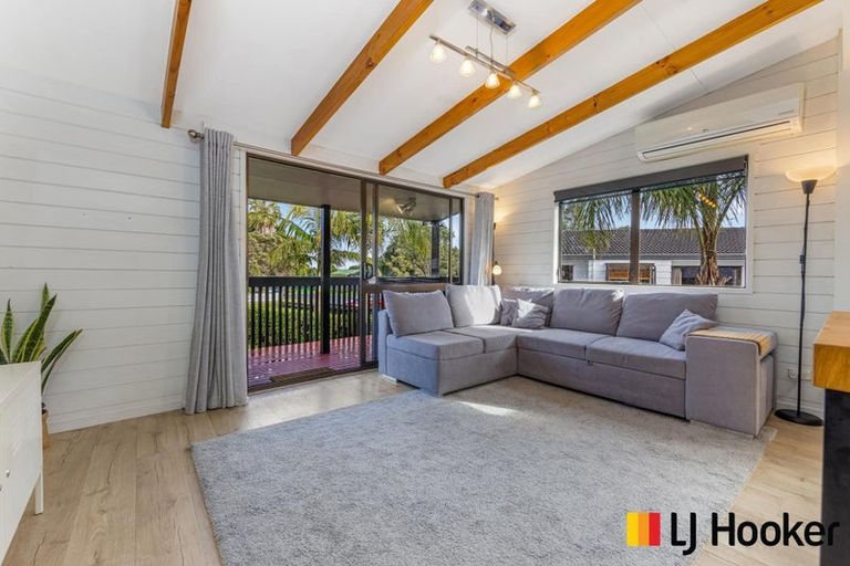 Photo of property in 165 Carnoustie Drive, Wattle Downs, Auckland, 2103