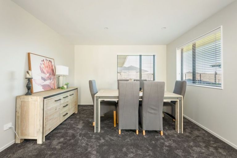 Photo of property in 30 Finstock Way, Rolleston, 7614