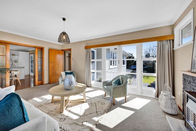 Photo of property in 211 Frankley Road, Frankleigh Park, New Plymouth, 4310