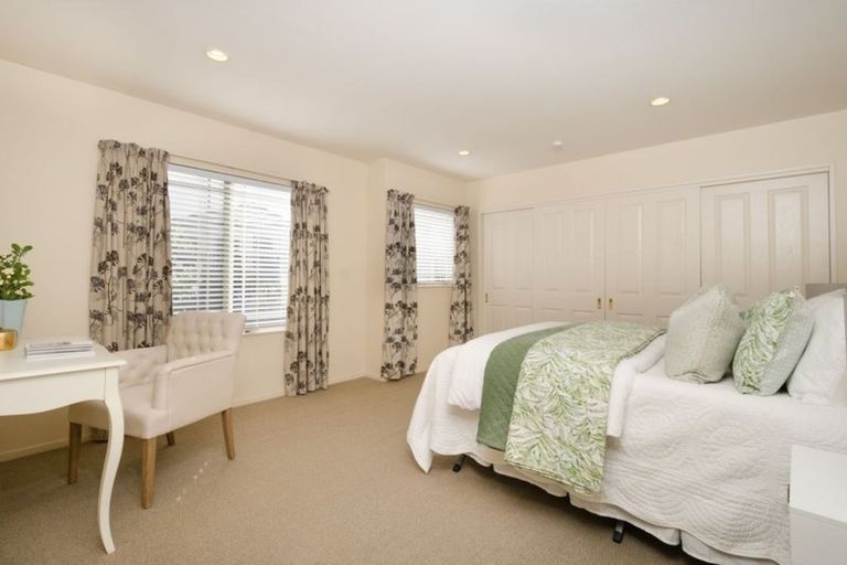 Photo of property in 143e Hobsonville Road, West Harbour, Auckland, 0618