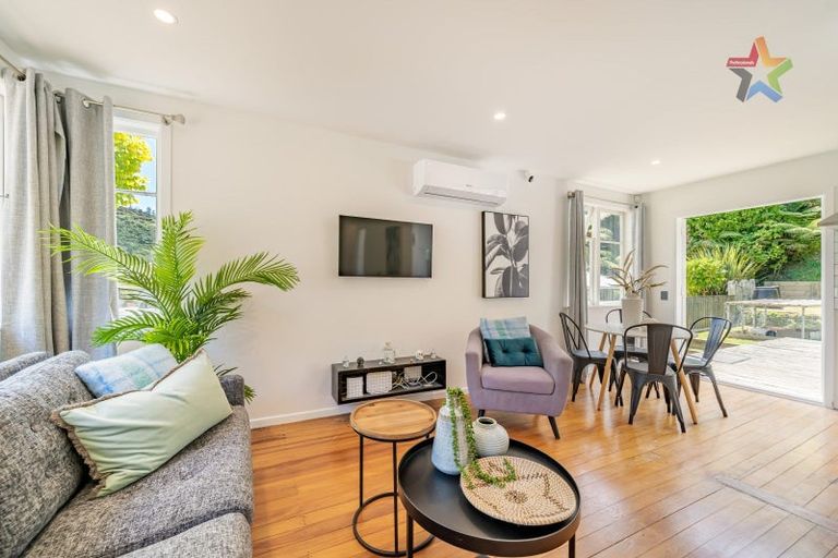 Photo of property in 18 Holmes Grove, Naenae, Lower Hutt, 5011