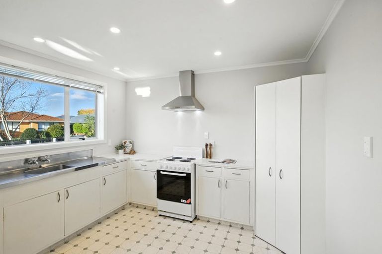 Photo of property in 1 Glenavon Place, Ilam, Christchurch, 8041