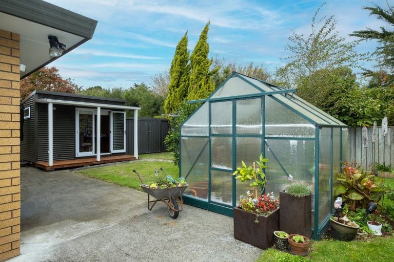 Photo of property in 14 Kingsgate Avenue, Havelock North, 4130