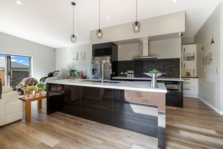 Photo of property in 200 Helenslee Road, Pokeno, 2472