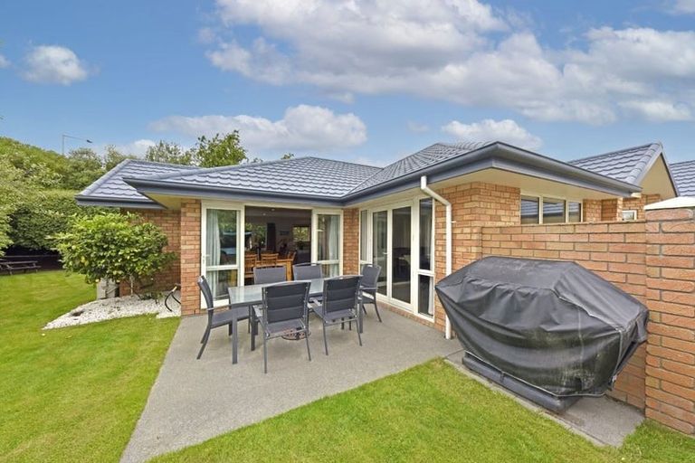 Photo of property in 17 Armour Place, Halswell, Christchurch, 8025