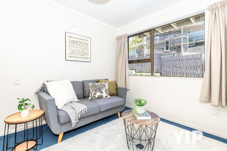 Photo of property in 81 Stewart Drive, Newlands, Wellington, 6037