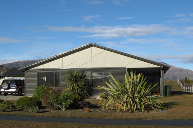 Photo of property in 4 Allenby Place, Wanaka, 9305