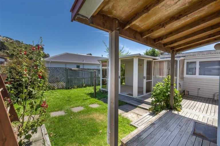 Photo of property in 44 Taupata Street, Redcliffs, Christchurch, 8081