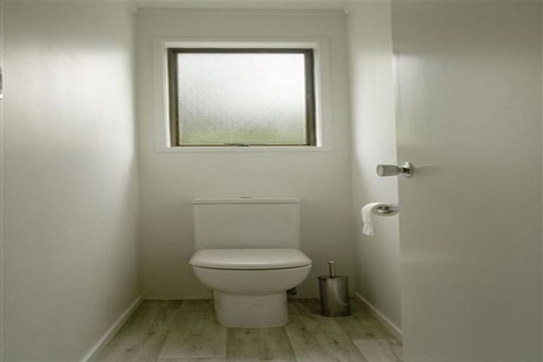 Photo of property in 19 Benita Place, Sunnyvale, Auckland, 0612