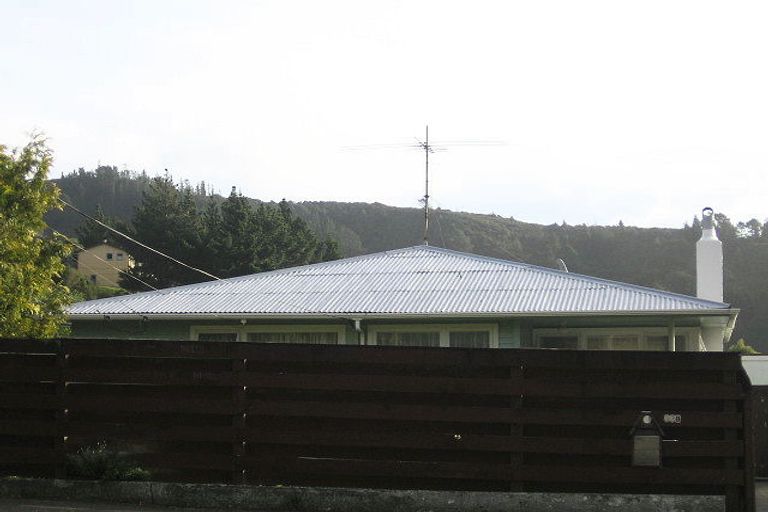 Photo of property in 328 Stokes Valley Road, Stokes Valley, Lower Hutt, 5019