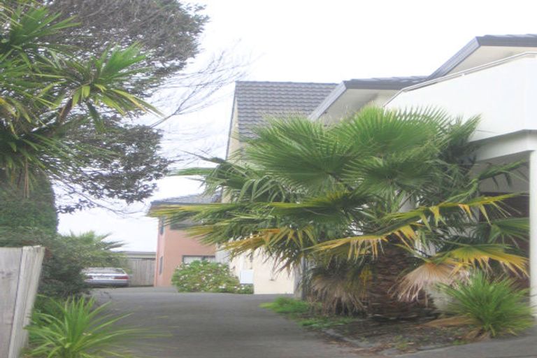 Photo of property in 2/28 Penzance Road, Mairangi Bay, Auckland, 0630