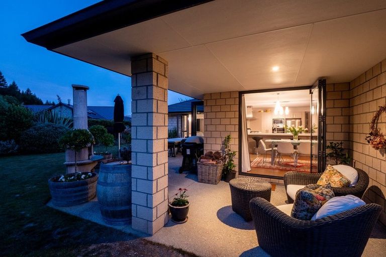 Photo of property in 14 Morning Star Terrace, Arthurs Point, Queenstown, 9371