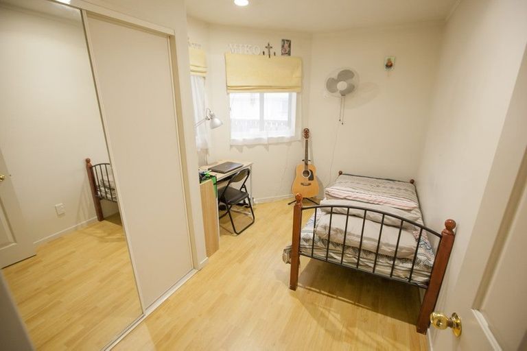 Photo of property in 3a Benton Place, Manurewa, Auckland, 2102