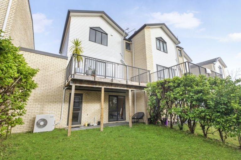 Photo of property in St Claire Village, 35/172 Mcleod Road, Te Atatu South, Auckland, 0610