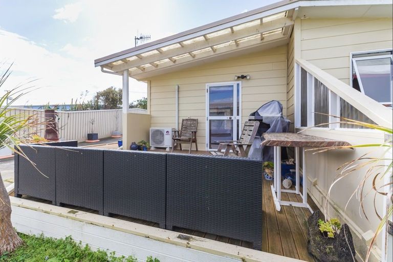 Photo of property in 4 Himatangi Street, Himatangi Beach, Foxton, 4891