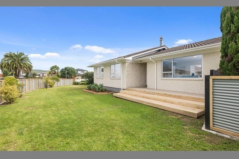 Photo of property in 11 Navigator Place, Papatoetoe, Auckland, 2025