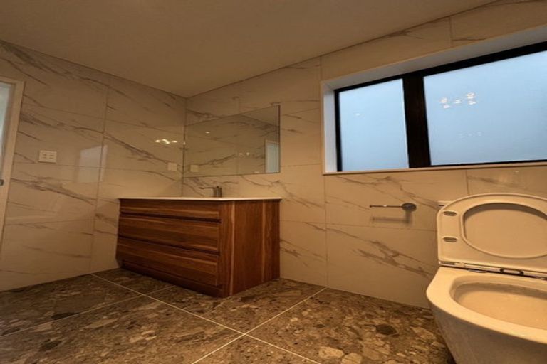 Photo of property in 17 Makenu Crescent, Wainui, 0992