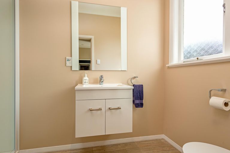 Photo of property in 24 Keeling Street, West End, Palmerston North, 4412