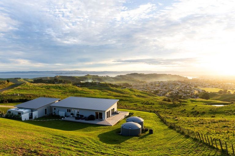 Photo of property in 225 Wheatstone Road, Wainui, Gisborne, 4073