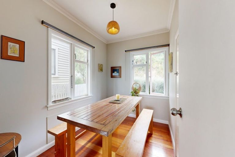 Photo of property in 22 Whaui Street, Vogeltown, Wellington, 6021