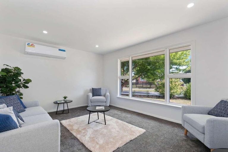 Photo of property in 38 Pinehurst Crescent, Russley, Christchurch, 8042