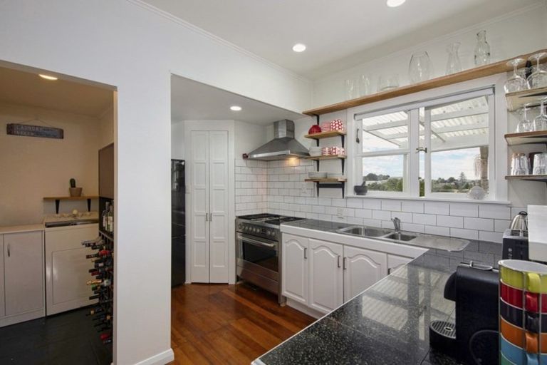 Photo of property in 42 Parau Street, Kaiti, Gisborne, 4010