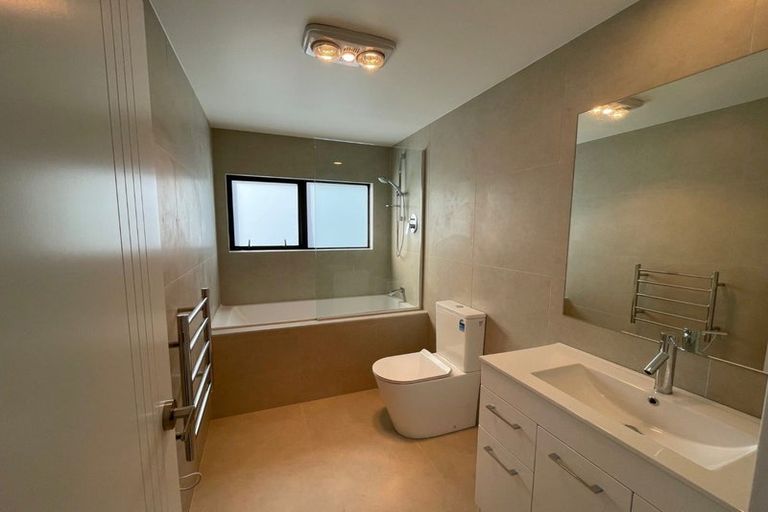 Photo of property in 28 Minhas Road, Papakura, 2110