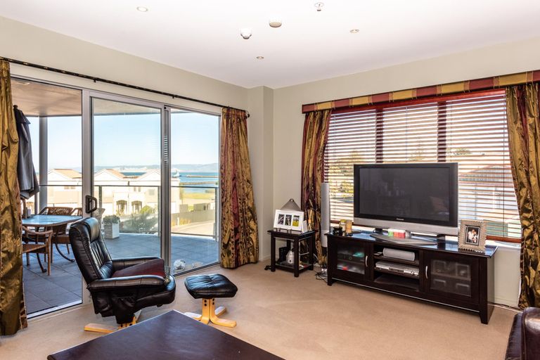 Photo of property in Bay View, 9/90 Customhouse Street, Gisborne, 4010