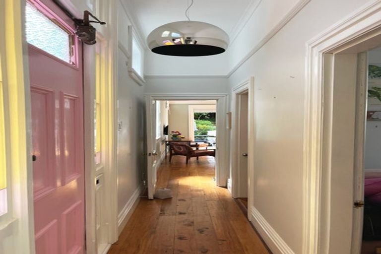 Photo of property in 172 Aro Street, Aro Valley, Wellington, 6021