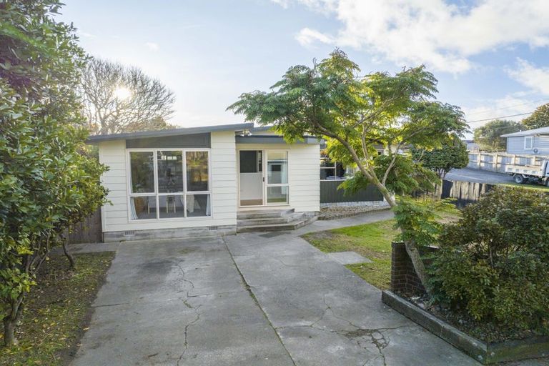 Photo of property in 45 Gray Avenue, Paraparaumu Beach, Paraparaumu, 5032
