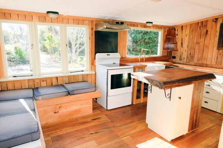 Photo of property in 16 Wellington Street, Enfield, Oamaru, 9491