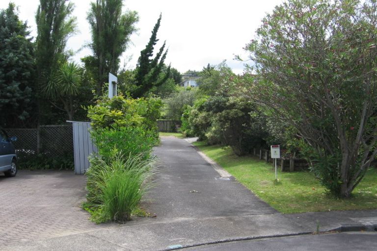 Photo of property in 7 Crown Hill Close, Forrest Hill, Auckland, 0620
