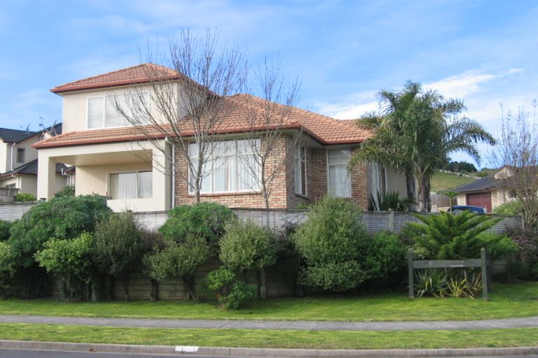 Photo of property in 46 Lansell Drive, East Tamaki Heights, Auckland, 2016