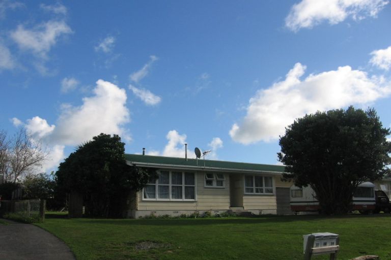 Photo of property in 38 Halswell Crescent, Westbrook, Palmerston North, 4412