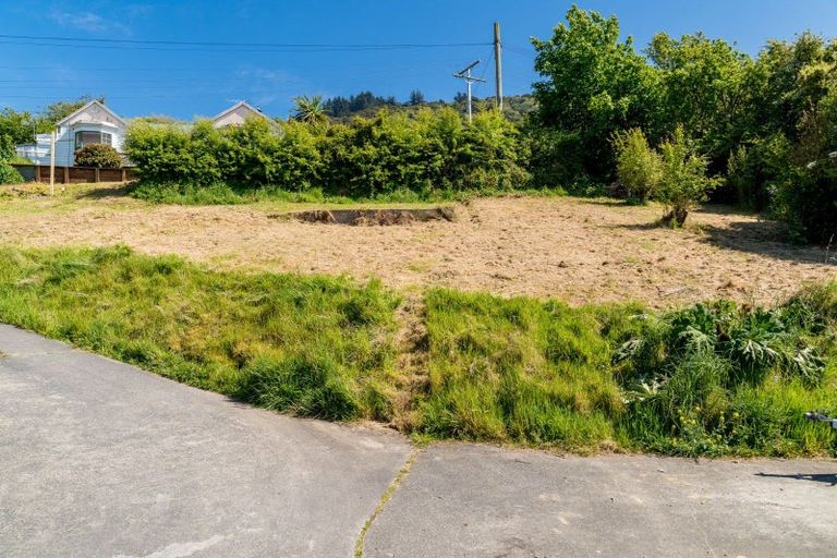 Photo of property in 14 Junction Road, Ravensbourne, Dunedin, 9022