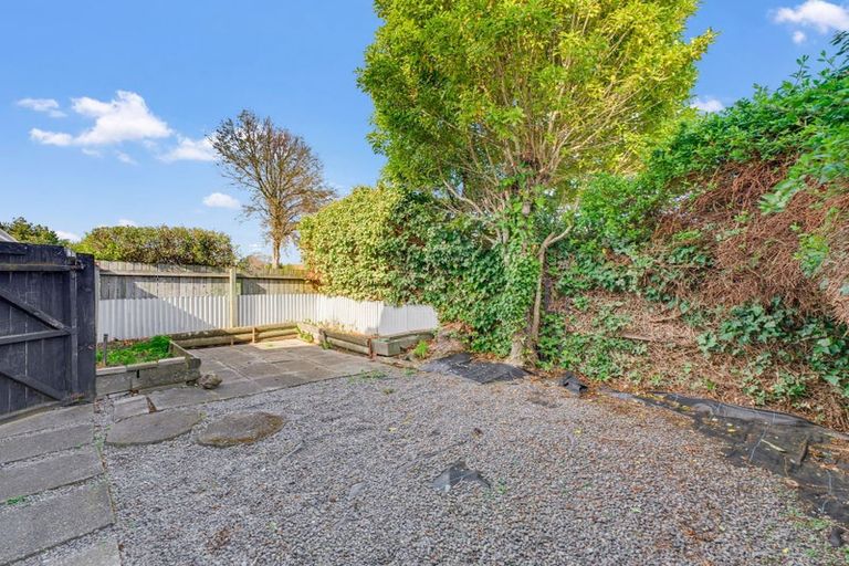 Photo of property in 1 Quinton Place, Bishopdale, Christchurch, 8053