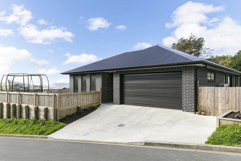 Photo of property in 17 Prestbury Grove, Churton Park, Wellington, 6037