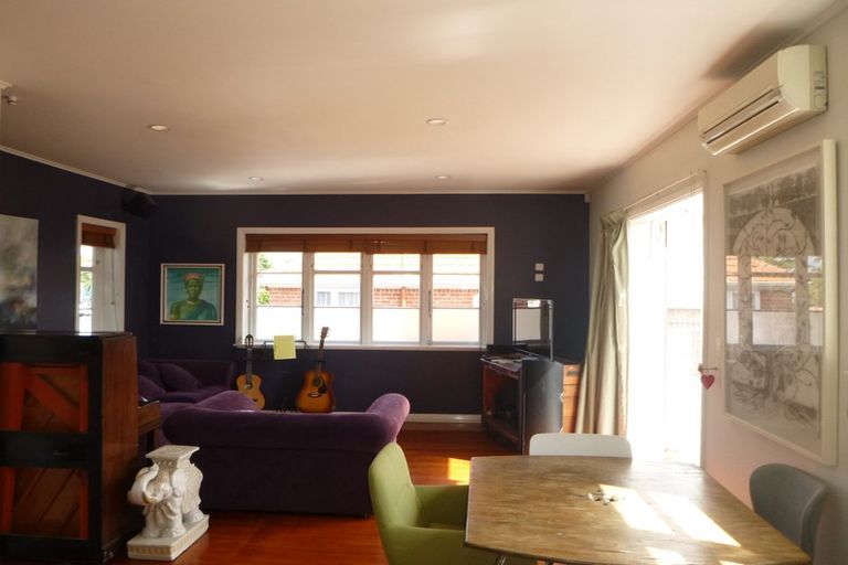 Photo of property in 1/7 Neville Street, Point Chevalier, Auckland, 1022