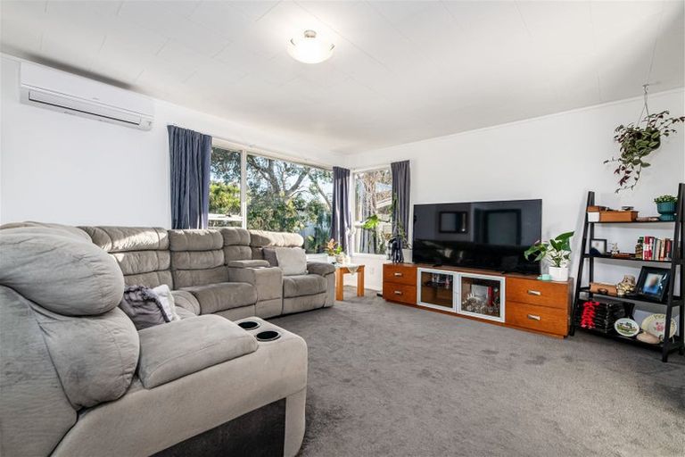 Photo of property in 28 Mawney Road, Henderson, Auckland, 0610