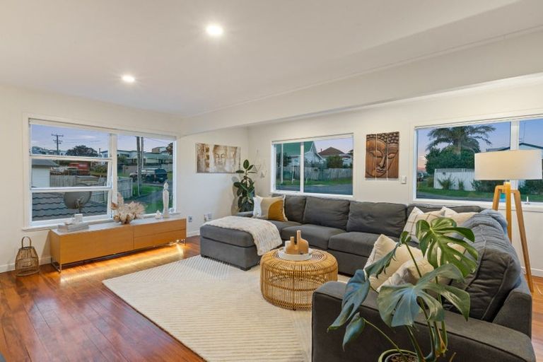 Photo of property in 41 Shakespear Road, Army Bay, Whangaparaoa, 0930