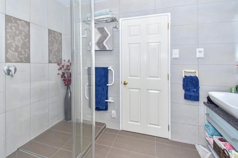 Photo of property in 5a Trimmer Terrace, Papatoetoe, Auckland, 2025