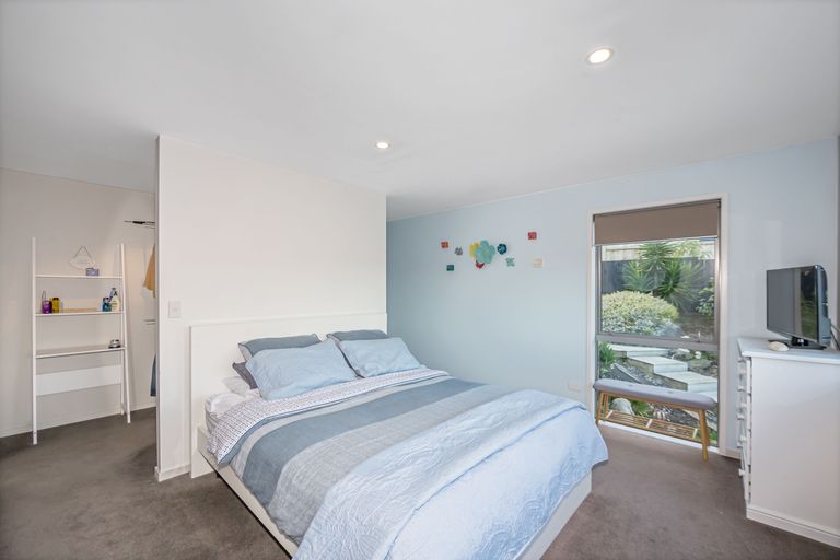 Photo of property in 4a Astrolabe Place, Gulf Harbour, Whangaparaoa, 0930